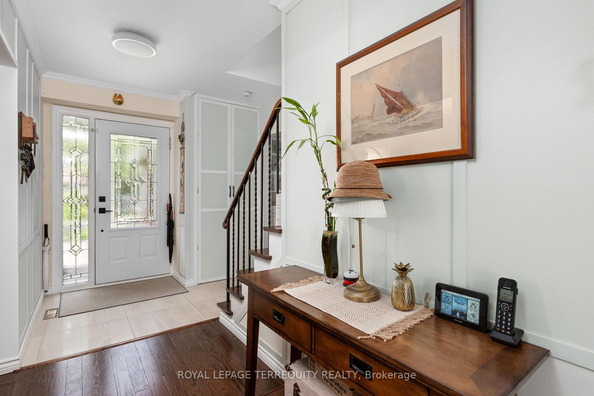 Photo 5 of 1853 Briarcrook Crescent, Mississauga, Applewood — HOMEH