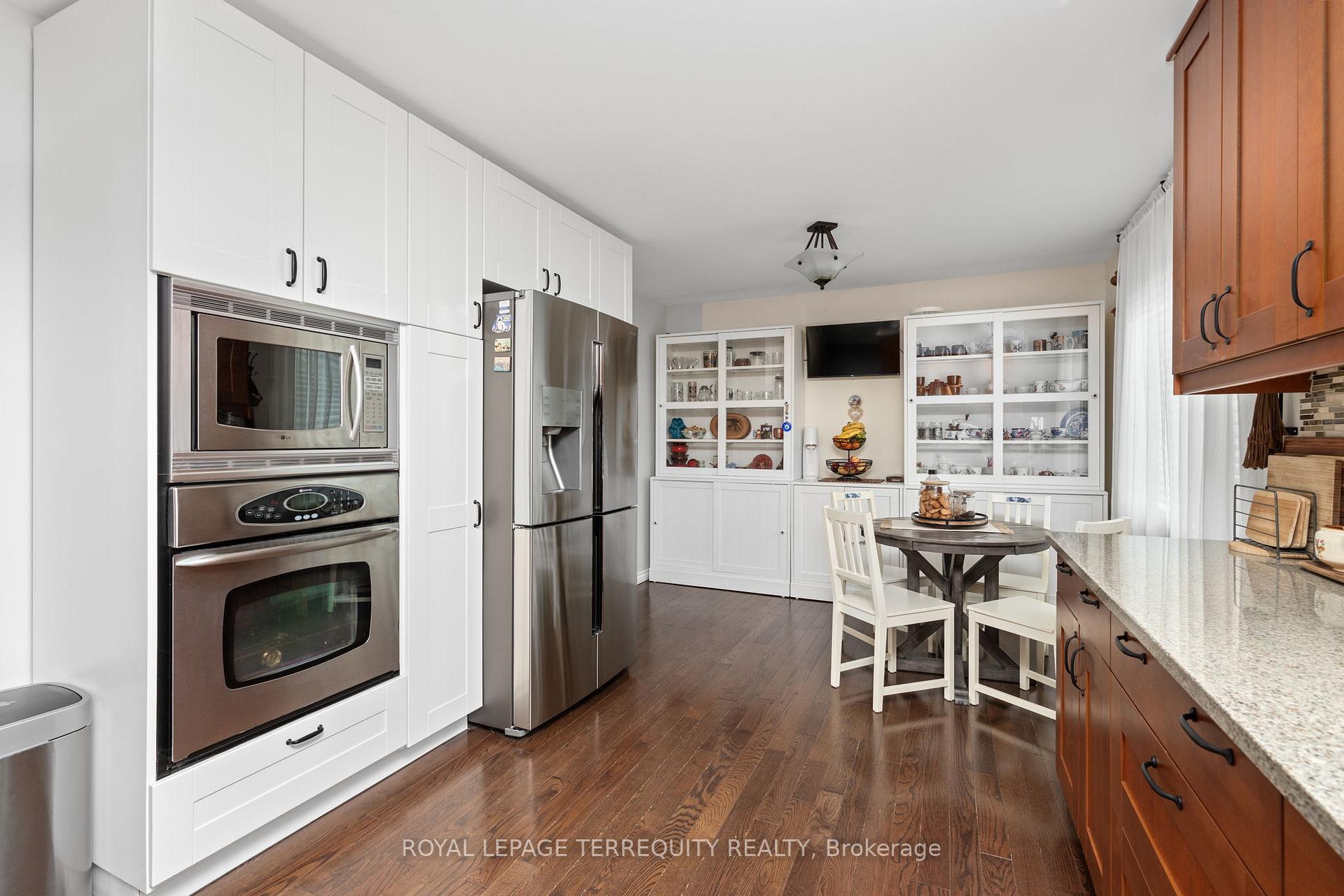 Photo 11 of 1853 Briarcrook Crescent, Mississauga, Applewood — HOMEH