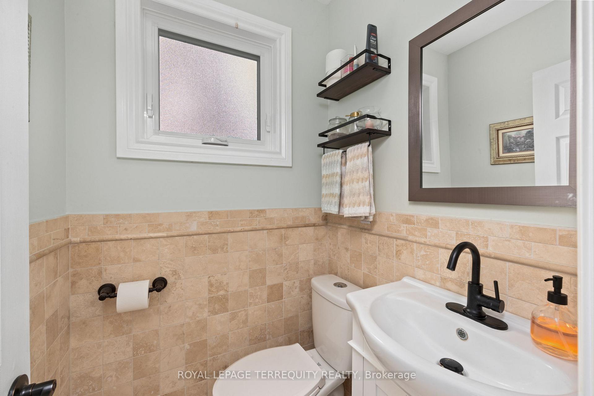 Photo 13 of 1853 Briarcrook Crescent, Mississauga, Applewood — HOMEH