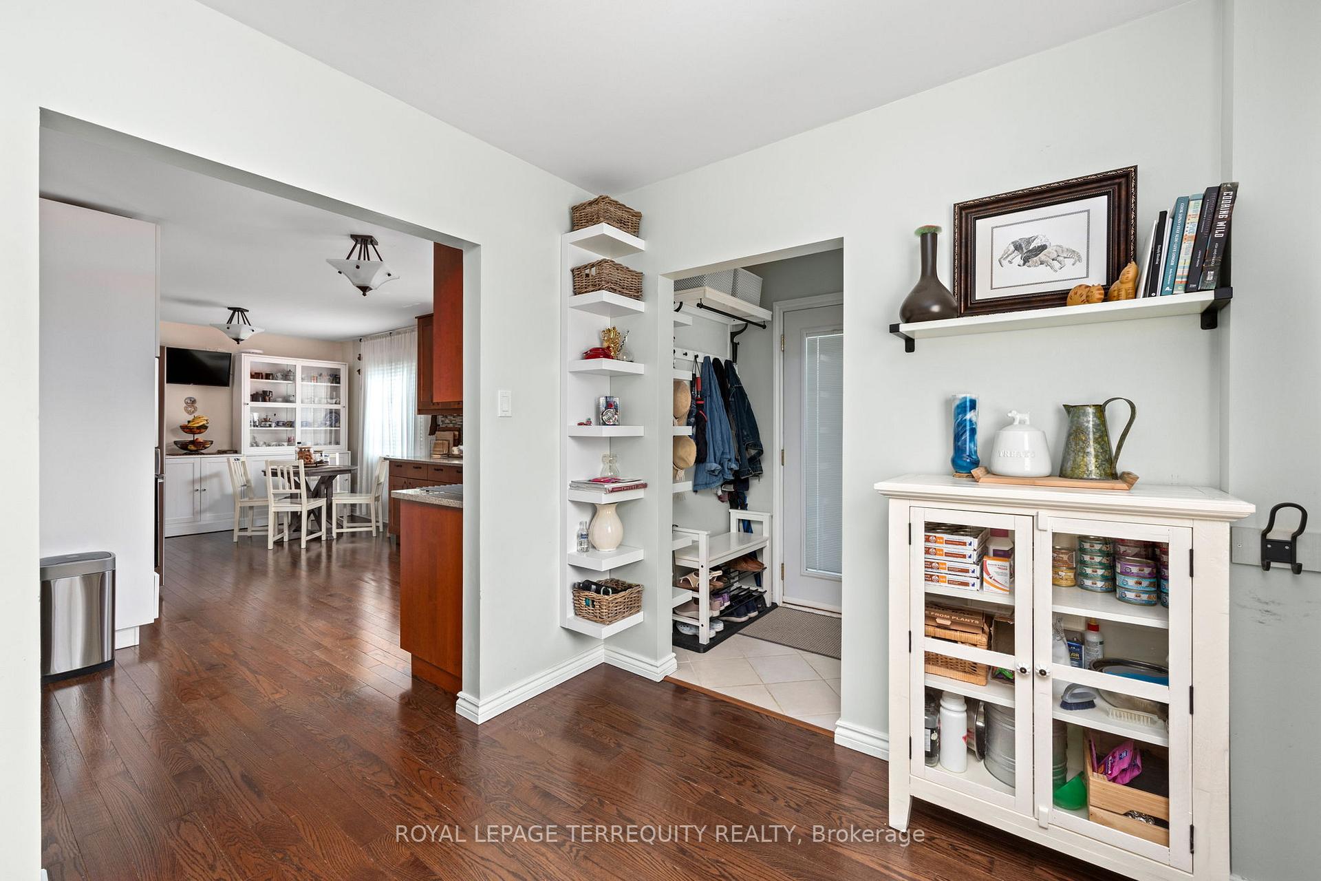 Photo 14 of 1853 Briarcrook Crescent, Mississauga, Applewood — HOMEH