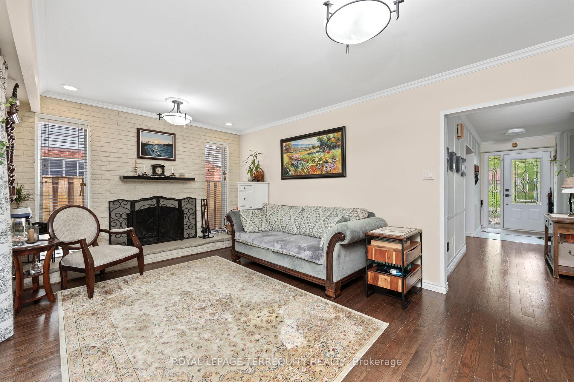 Photo 17 of 1853 Briarcrook Crescent, Mississauga, Applewood — HOMEH