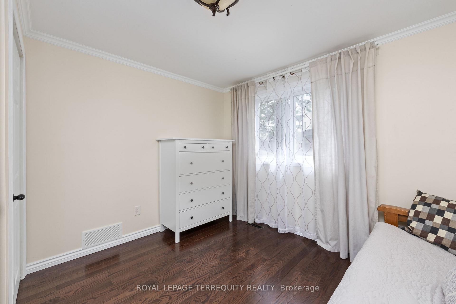 Photo 25 of 1853 Briarcrook Crescent, Mississauga, Applewood — HOMEH