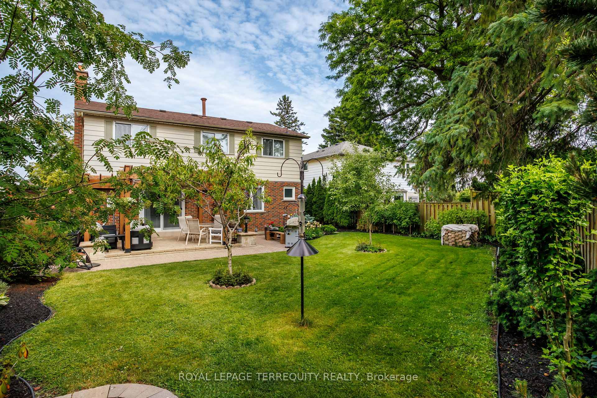 Photo 41 of 1853 Briarcrook Crescent, Mississauga, Applewood — HOMEH