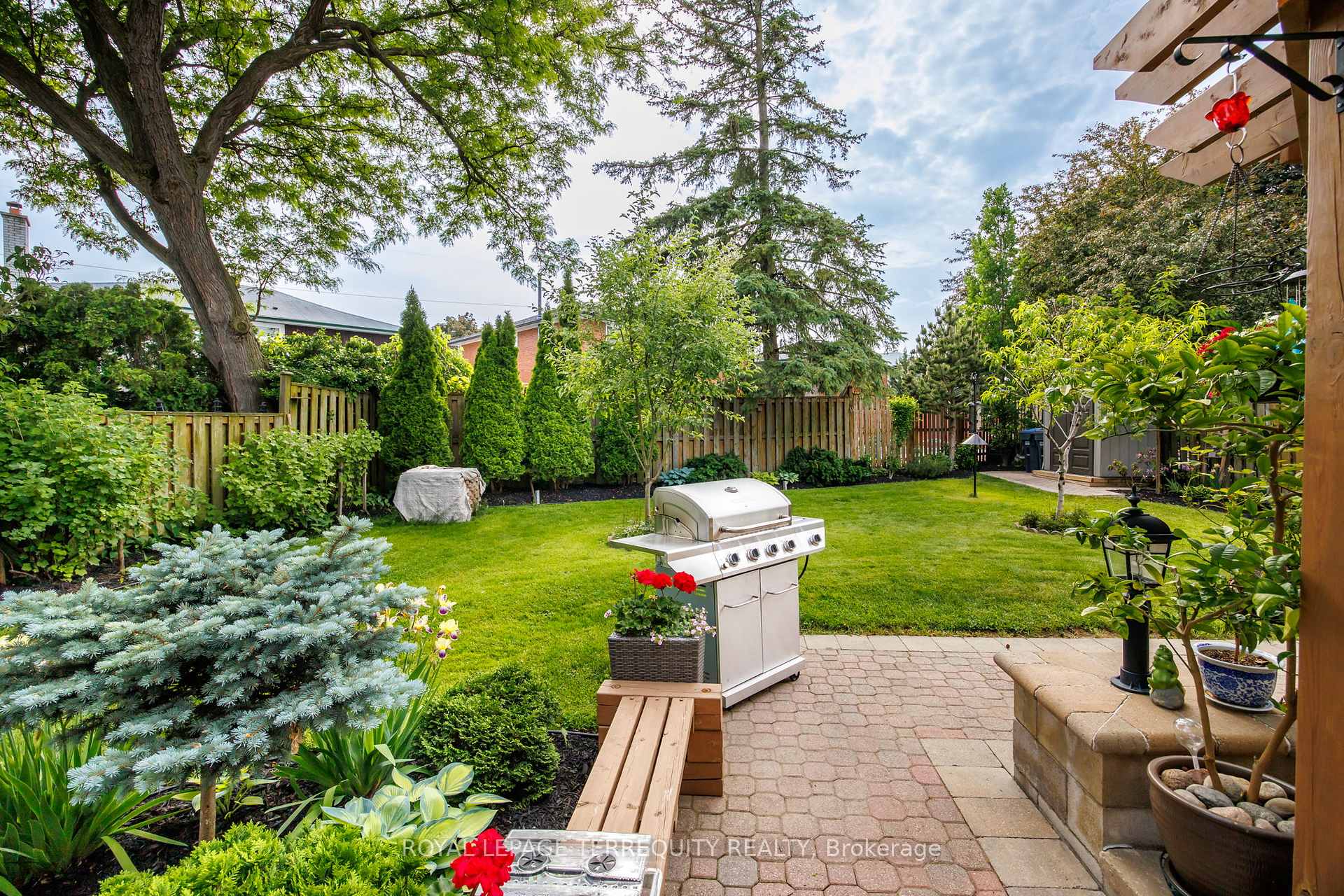 Photo 46 of 1853 Briarcrook Crescent, Mississauga, Applewood — HOMEH
