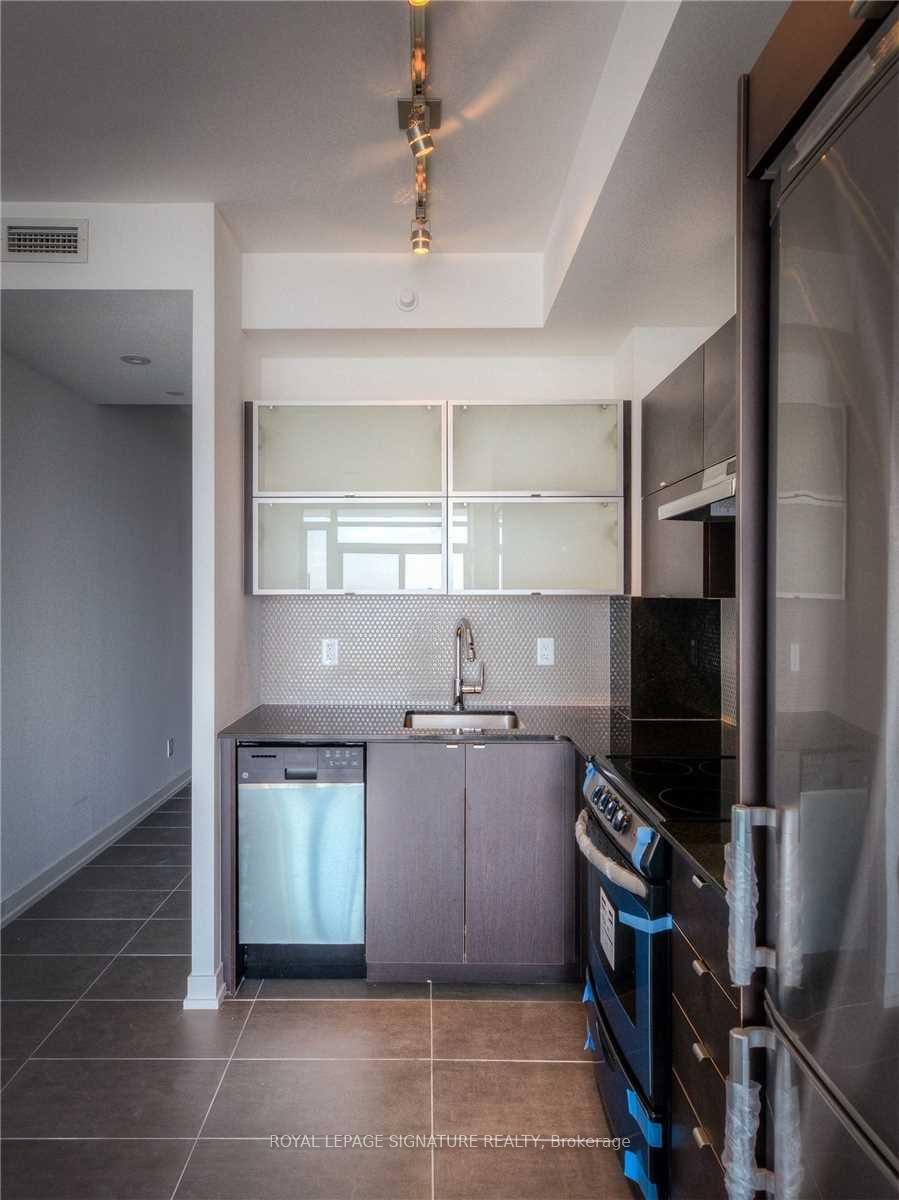 Photo 2 of Unit 2712, 170 Fort York Boulevard, Toronto, Waterfront Communities — HOMEH