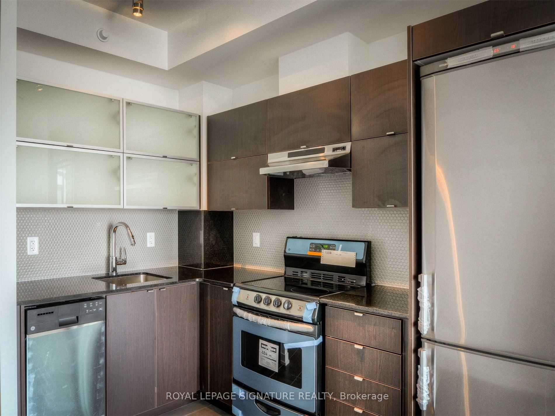 Photo 3 of Unit 2712, 170 Fort York Boulevard, Toronto, Waterfront Communities — HOMEH