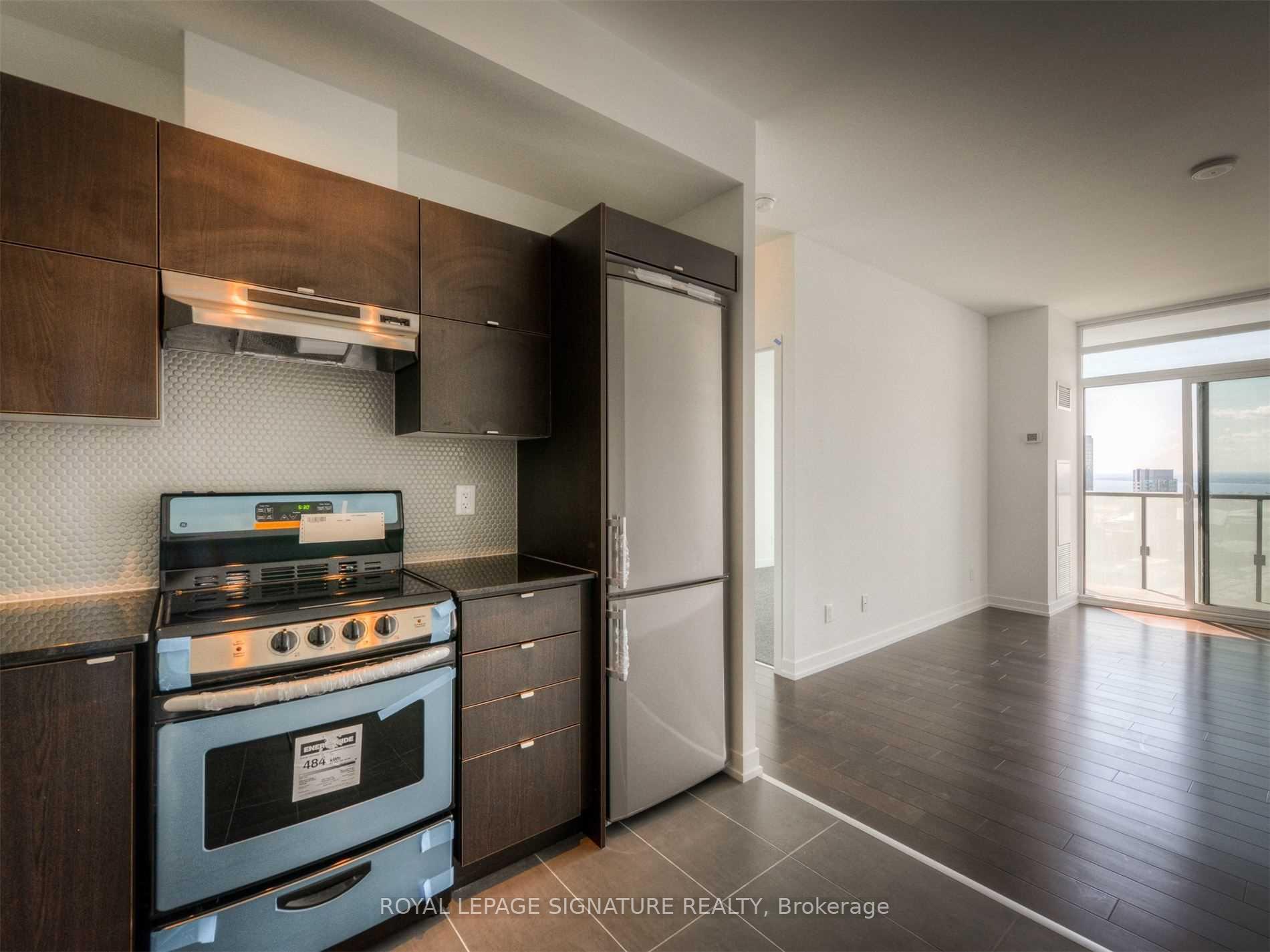 Photo 4 of Unit 2712, 170 Fort York Boulevard, Toronto, Waterfront Communities — HOMEH