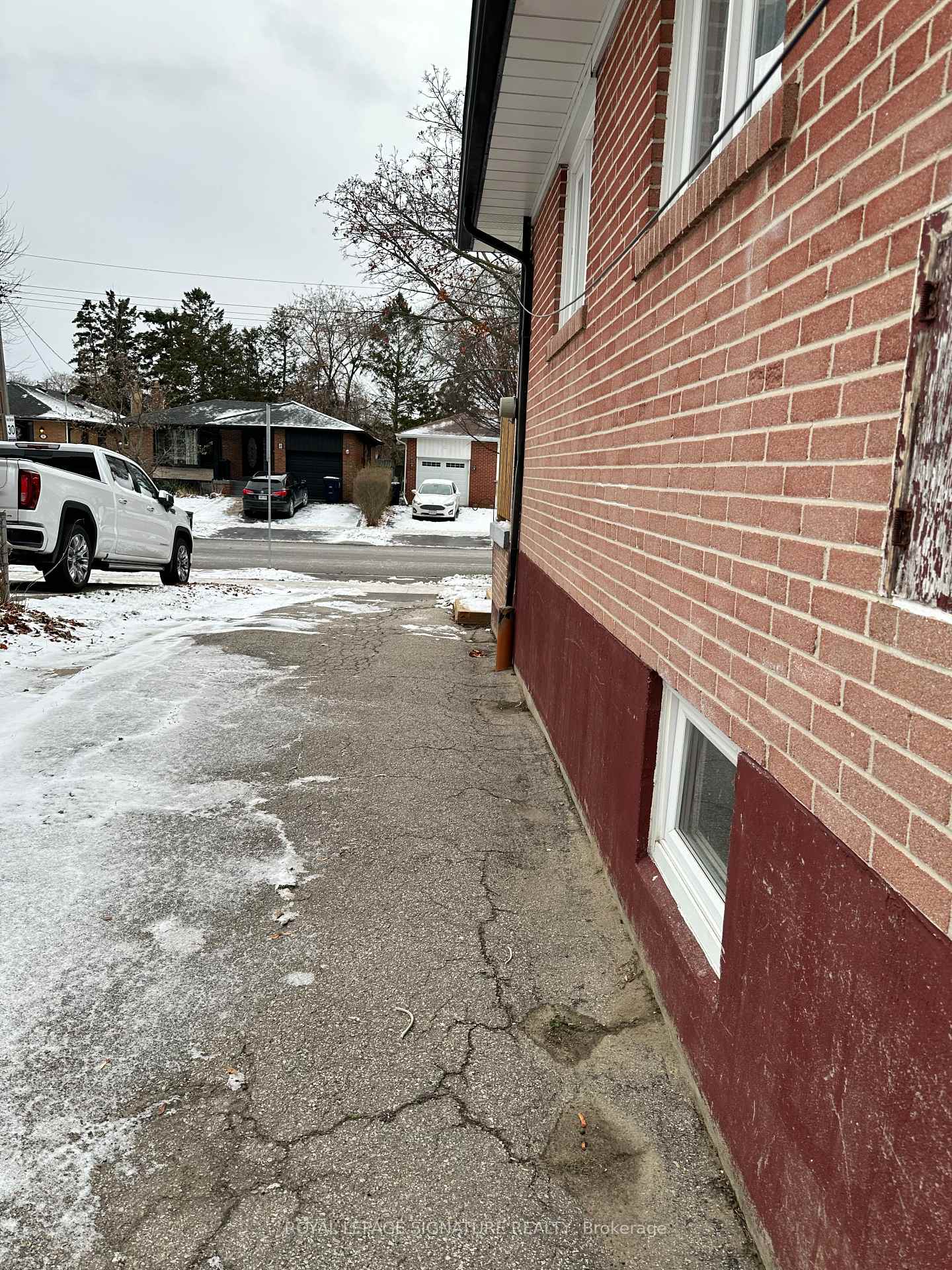 Photo 4 of Unit Bsmt, 7 Limevale Crescent, Scarborough, West Hill — HOMEH