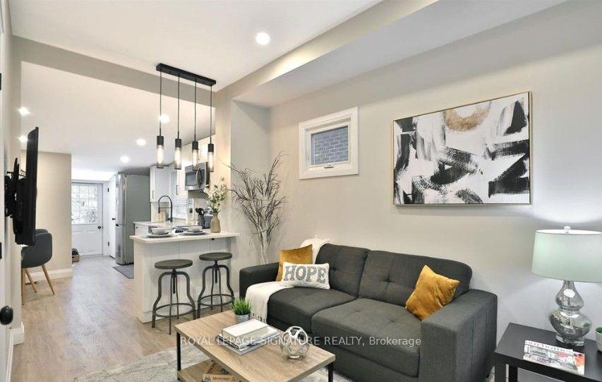 Photo 2 of 33 Hawthorne Avenue, Hamilton, Kirkendall — HOMEH