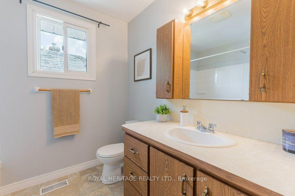 Photo 15 of 285 Euclid Avenue, Peterborough, Ashburnham Ward 4 — HOMEH