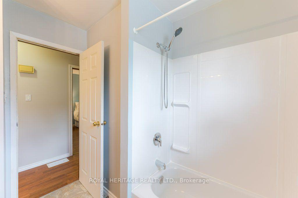 Photo 16 of 285 Euclid Avenue, Peterborough, Ashburnham Ward 4 — HOMEH