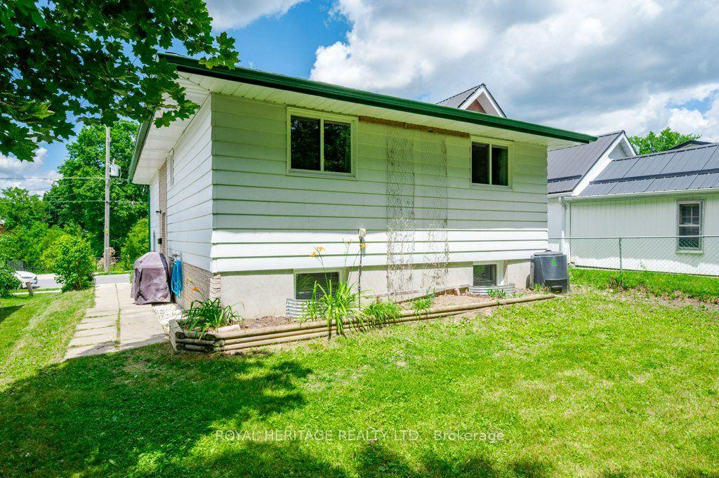 Photo 35 of 285 Euclid Avenue, Peterborough, Ashburnham Ward 4 — HOMEH