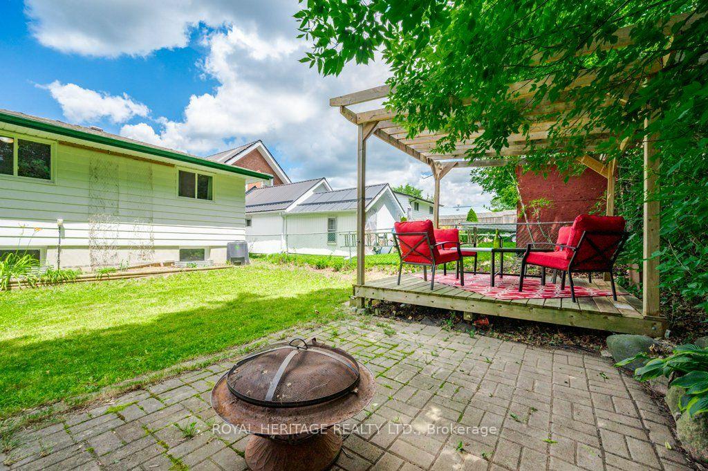 Photo 36 of 285 Euclid Avenue, Peterborough, Ashburnham Ward 4 — HOMEH