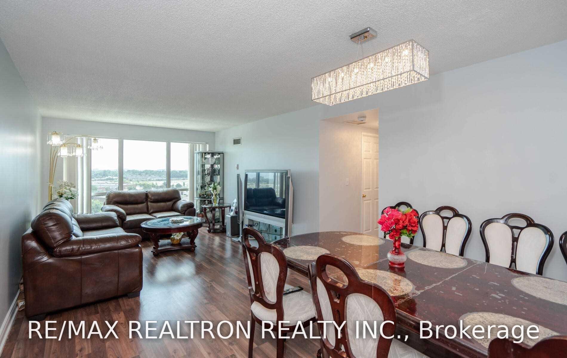 Photo 11 of Unit 910, 8 Lee Centre Drive, Scarborough, Woburn — HOMEH