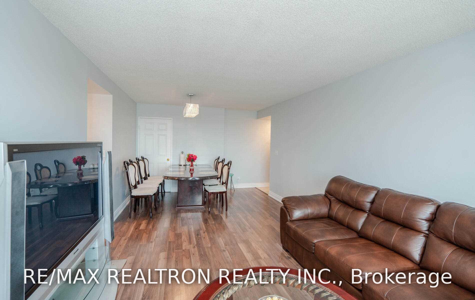 Photo 14 of Unit 910, 8 Lee Centre Drive, Scarborough, Woburn — HOMEH