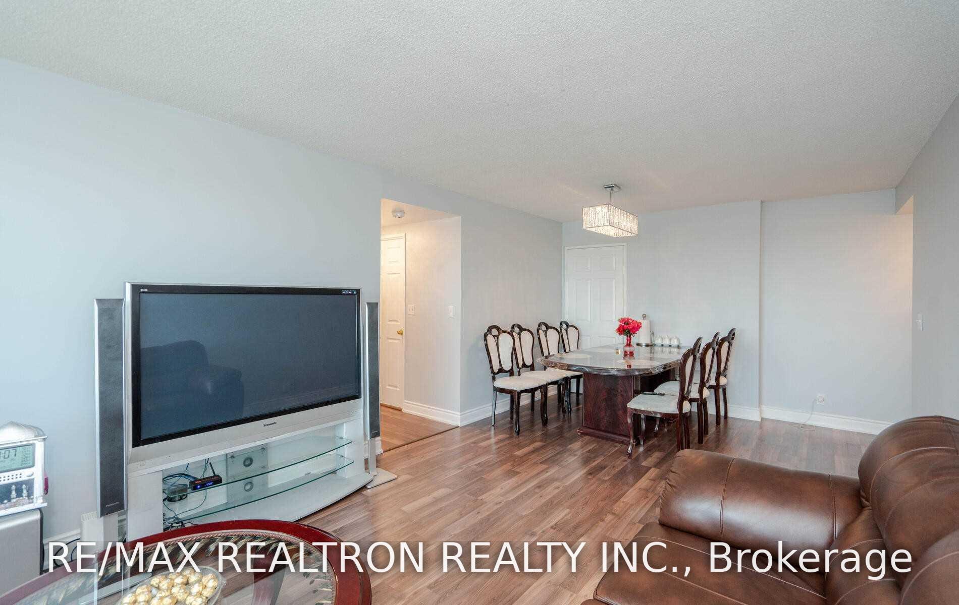 Photo 15 of Unit 910, 8 Lee Centre Drive, Scarborough, Woburn — HOMEH