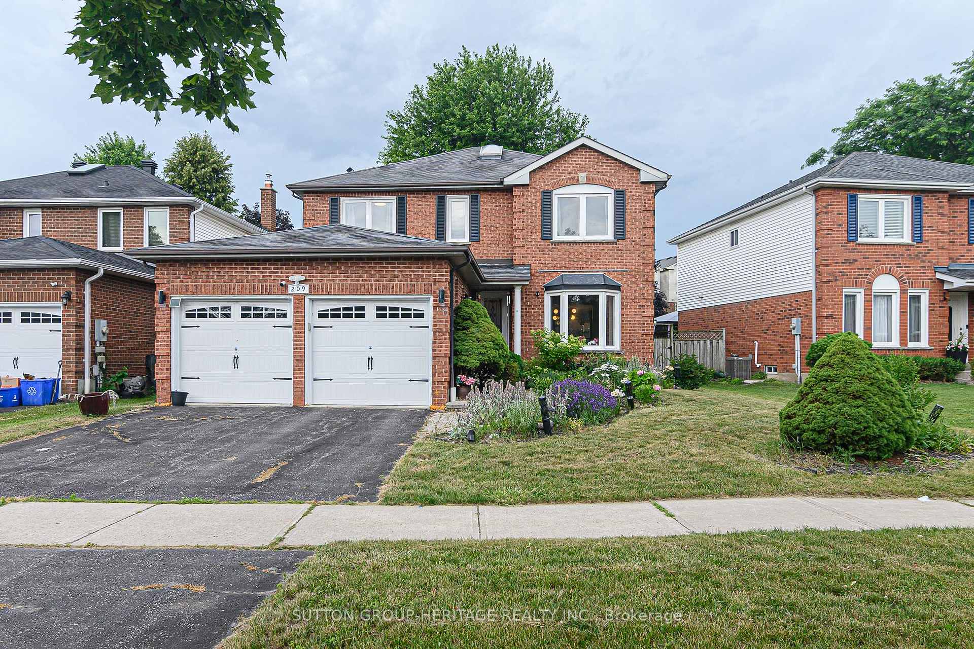 Photo 1 of 209 Bassett Boulevard, Whitby, Pringle Creek — HOMEH