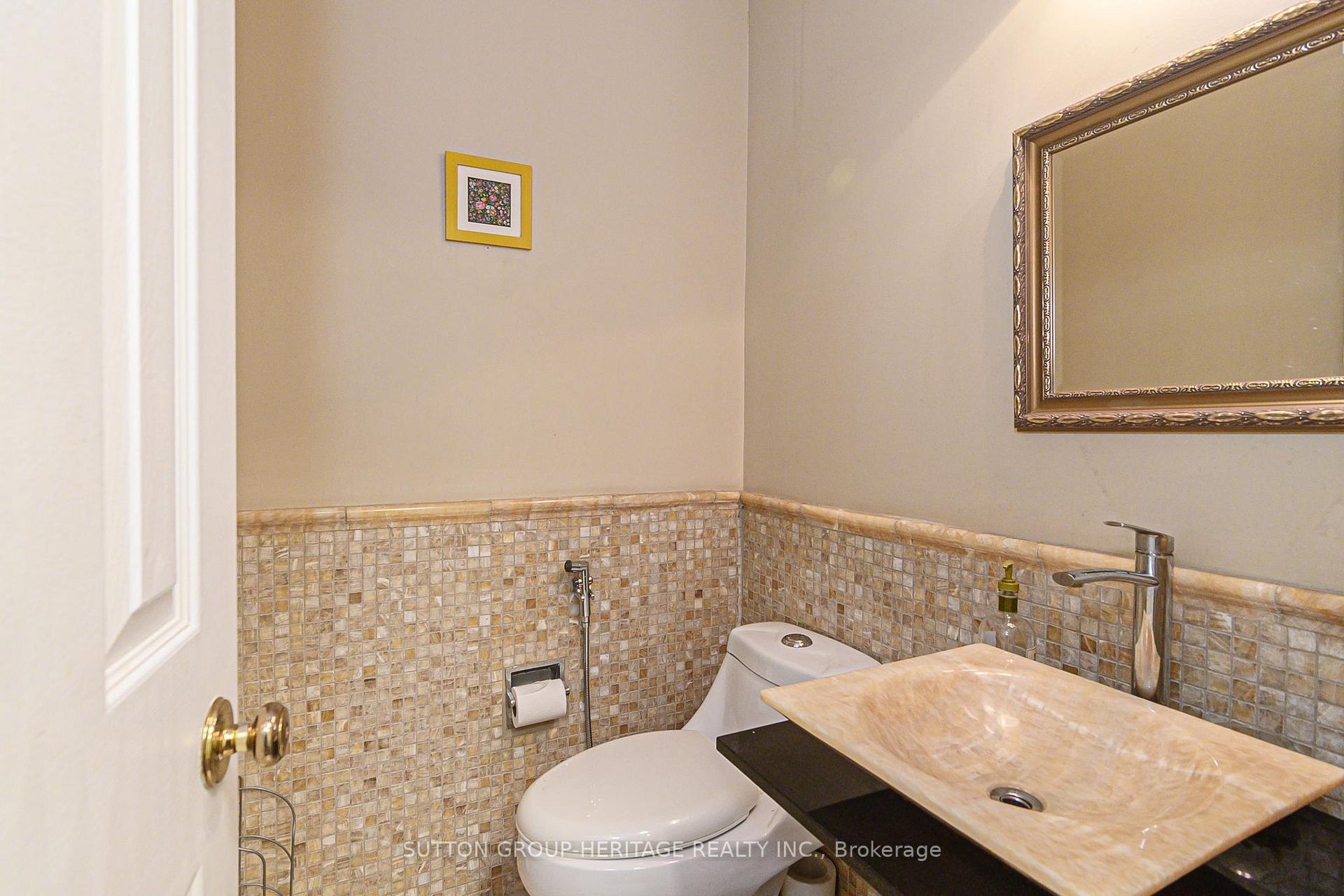Photo 7 of 209 Bassett Boulevard, Whitby, Pringle Creek — HOMEH