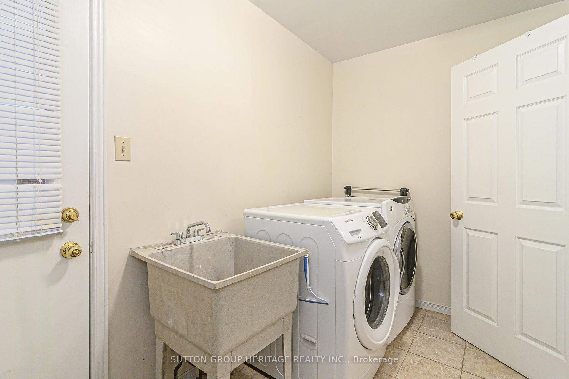 Photo 23 of 209 Bassett Boulevard, Whitby, Pringle Creek — HOMEH