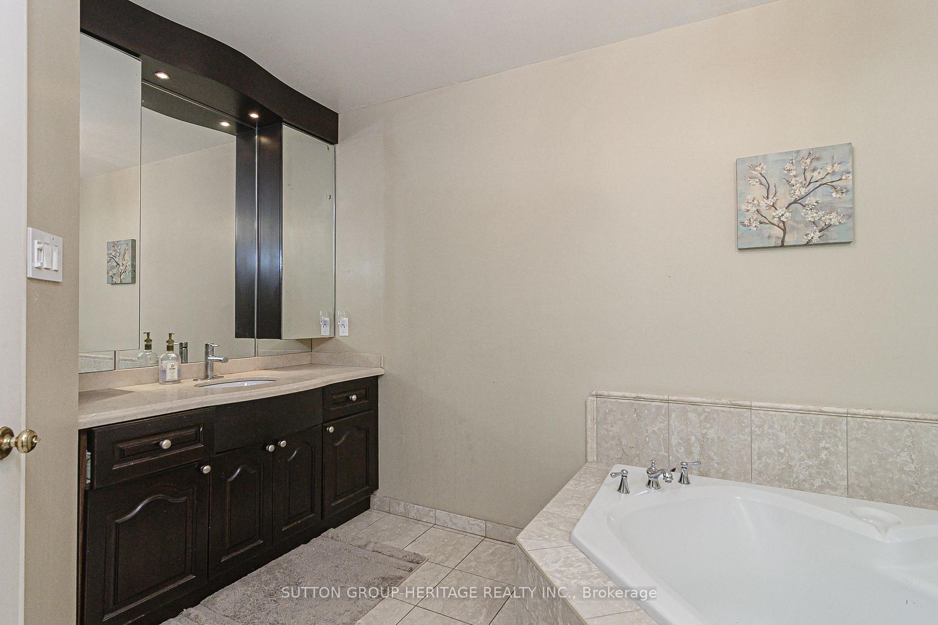 Photo 31 of 209 Bassett Boulevard, Whitby, Pringle Creek — HOMEH
