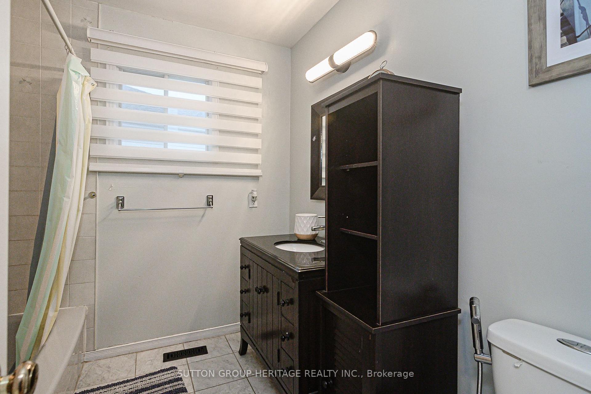 Photo 38 of 209 Bassett Boulevard, Whitby, Pringle Creek — HOMEH