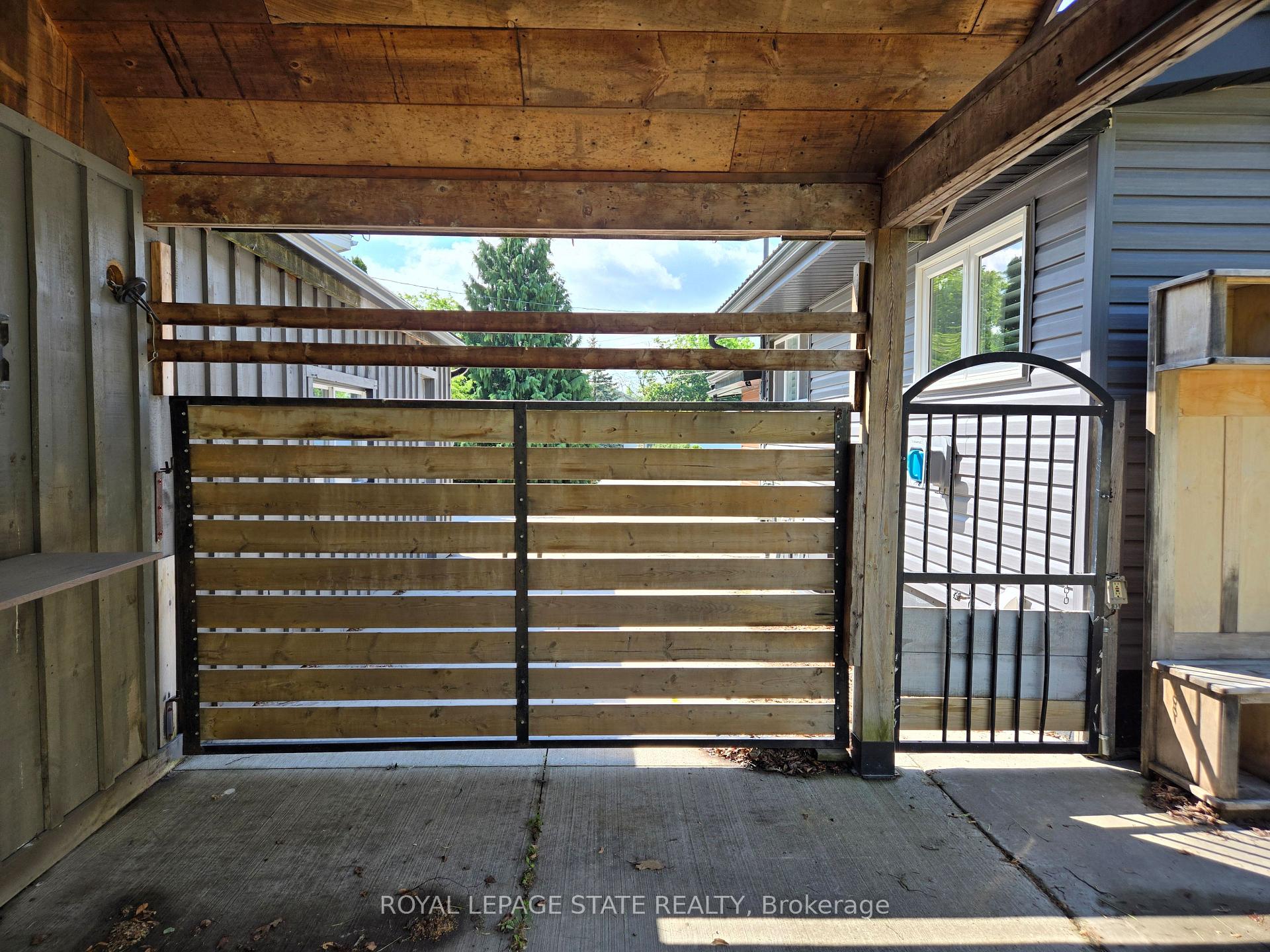 Photo 10 of 17 Carmen Avenue, Hamilton, Macassa — HOMEH