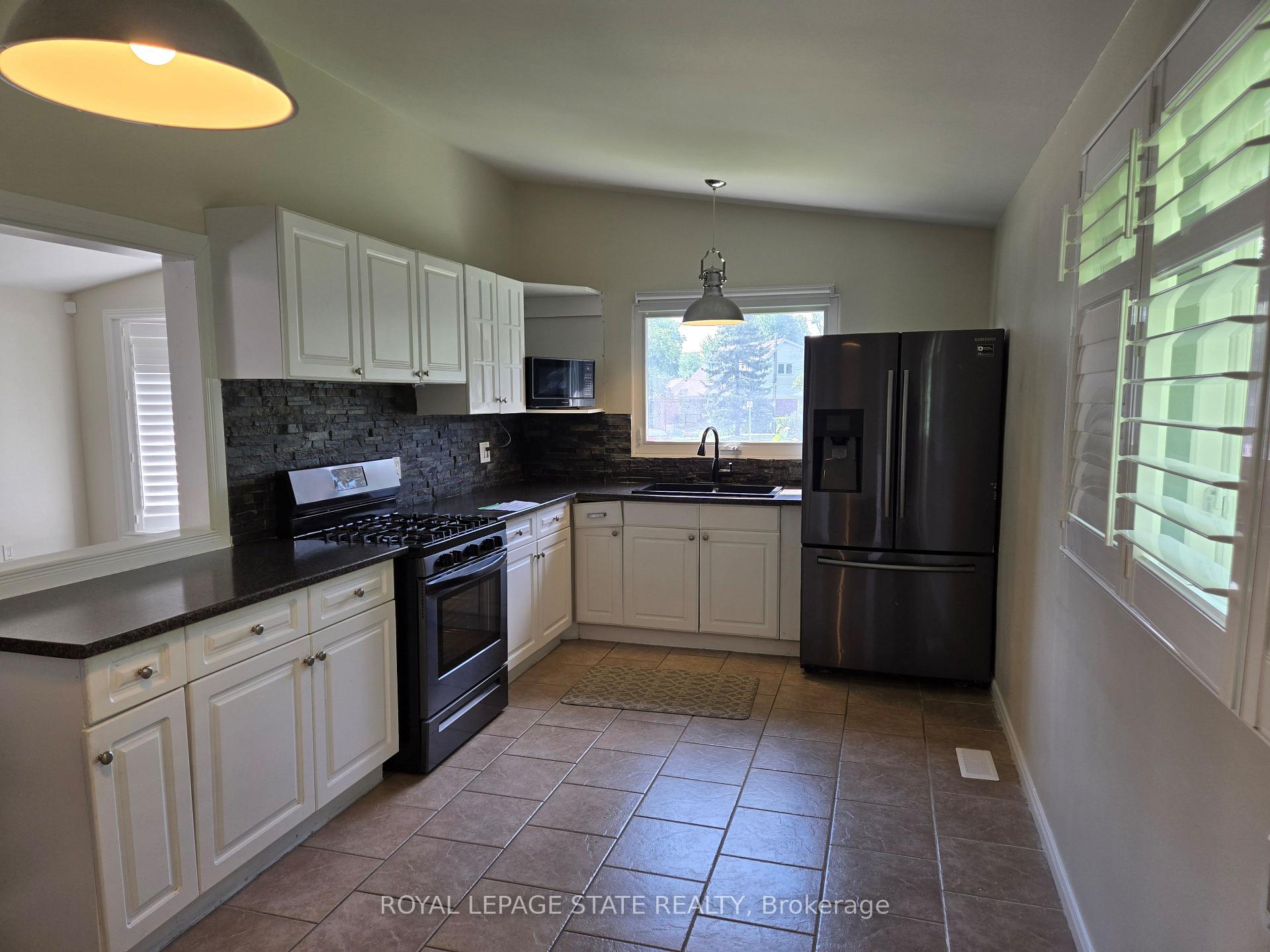 Photo 12 of 17 Carmen Avenue, Hamilton, Macassa — HOMEH