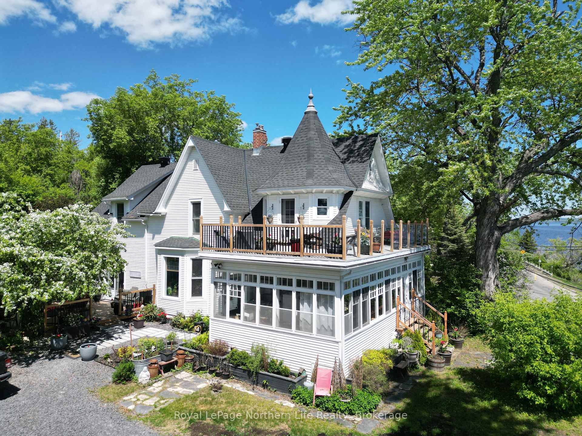 Front of 758 Lake Shore Road