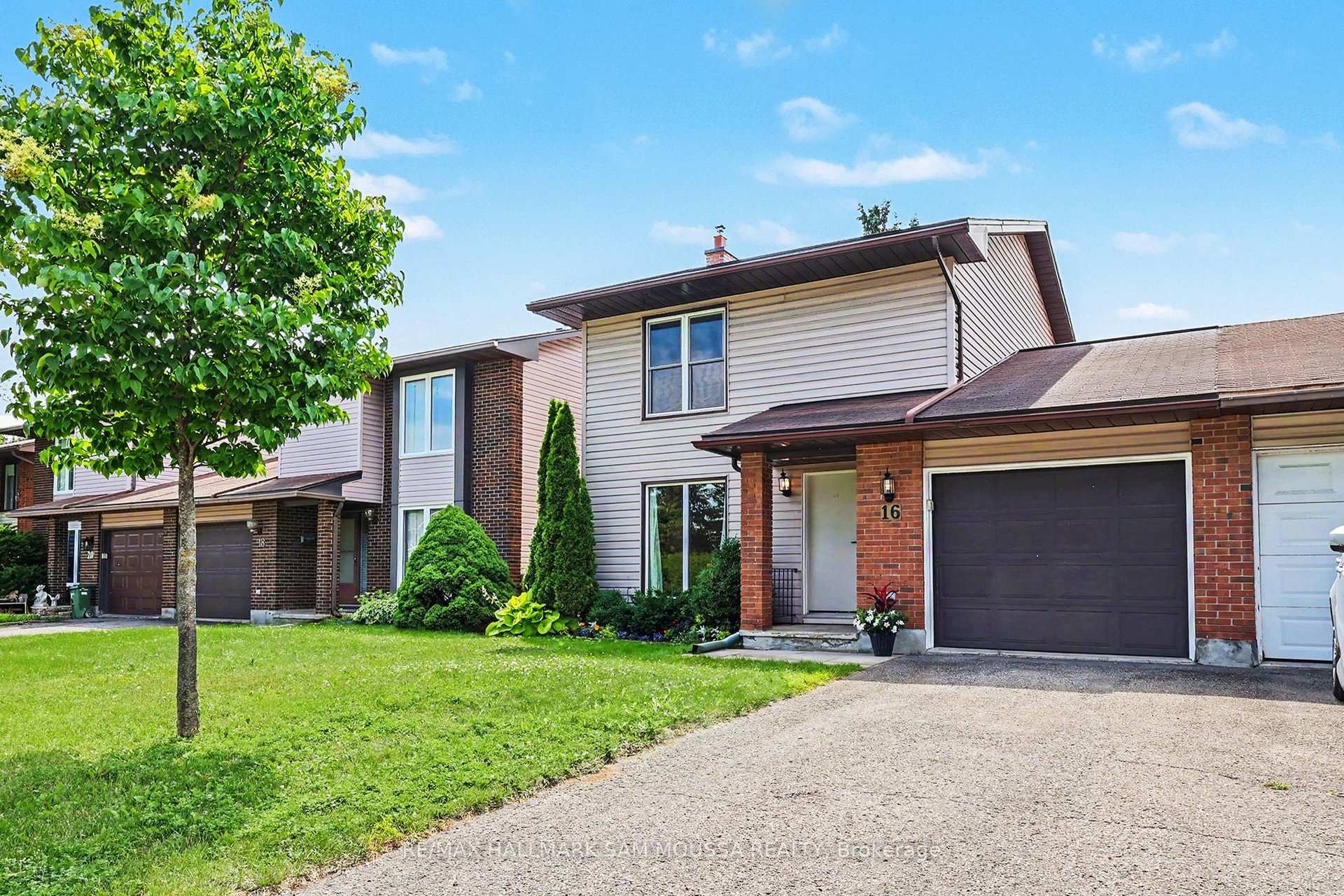 Photo 2 of 16 Foxfield Drive, Ottawa, Barrhaven - Knollsbrook — HOMEH