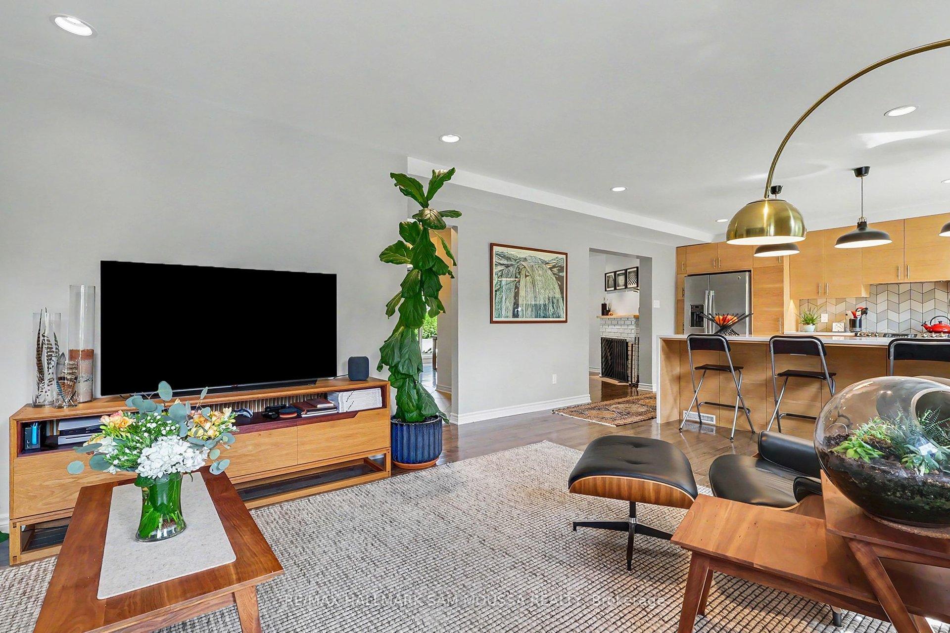 Photo 5 of 16 Foxfield Drive, Ottawa, Barrhaven - Knollsbrook — HOMEH