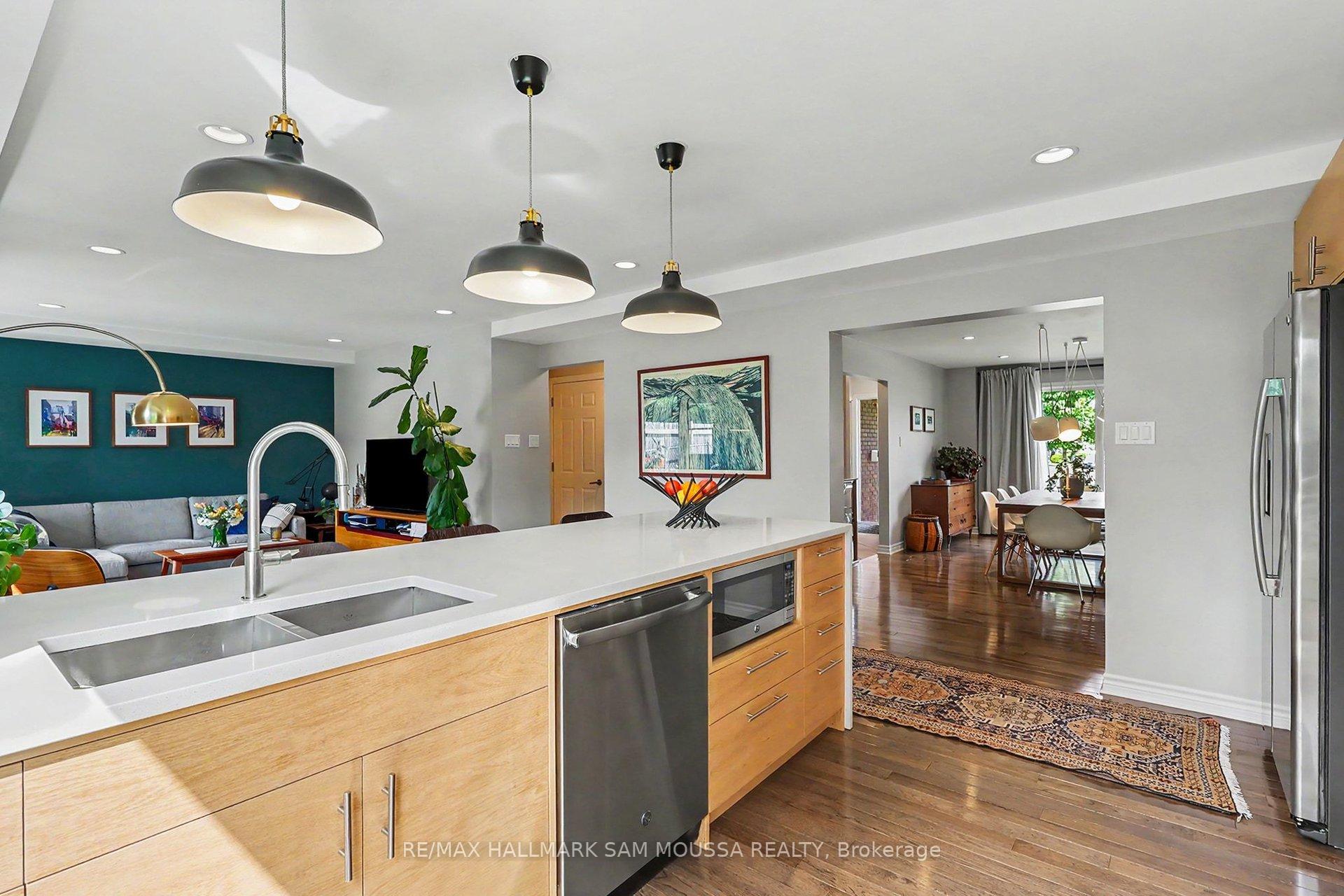Photo 10 of 16 Foxfield Drive, Ottawa, Barrhaven - Knollsbrook — HOMEH