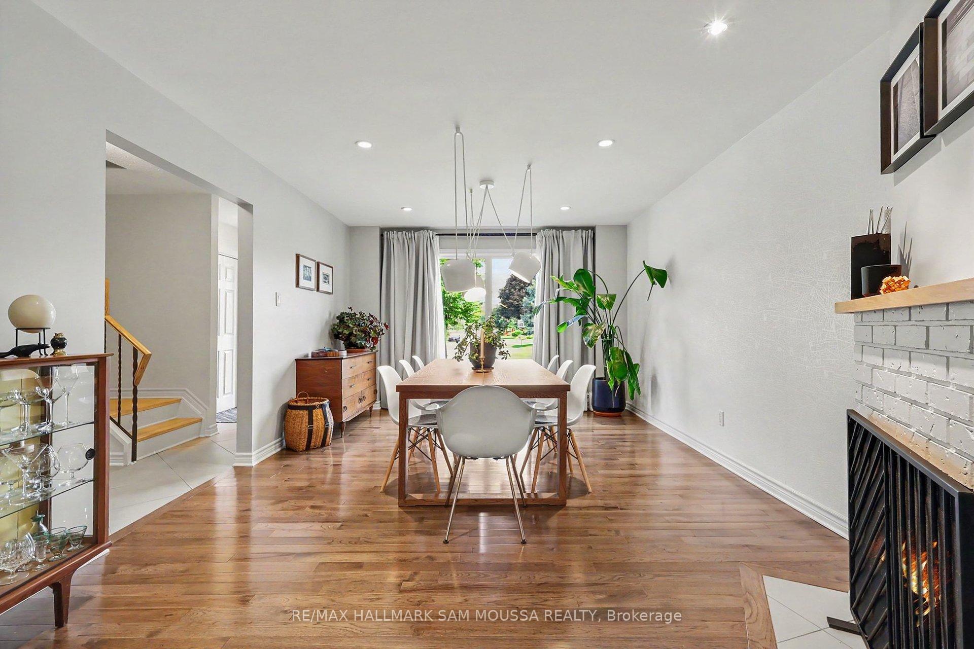 Photo 14 of 16 Foxfield Drive, Ottawa, Barrhaven - Knollsbrook — HOMEH