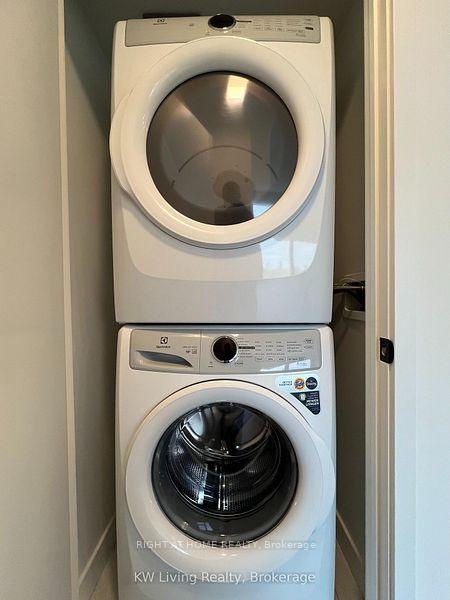 Photo 6 of Unit 3203, 609 Sherbourne Street, Toronto, North St. James Town — HOMEH