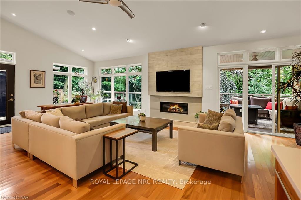Photo 15 of 16 Spring Garden Boulevard, St. Catharines, Lakeshore — HOMEH