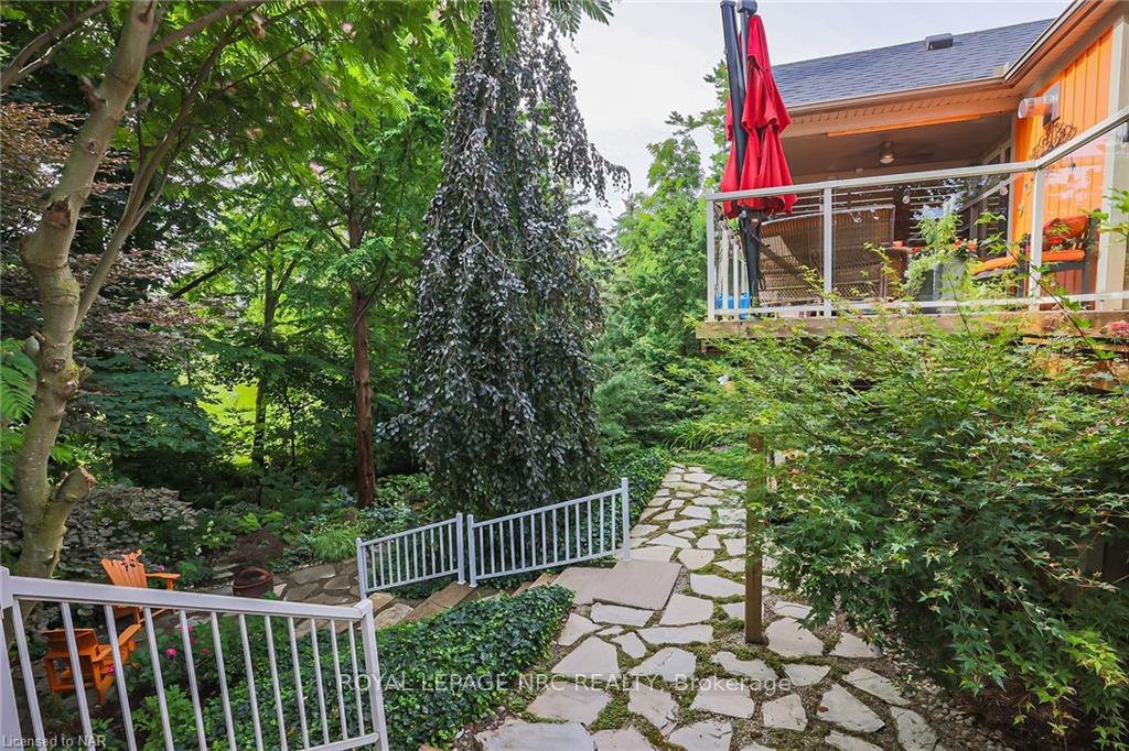 Photo 43 of 16 Spring Garden Boulevard, St. Catharines, Lakeshore — HOMEH