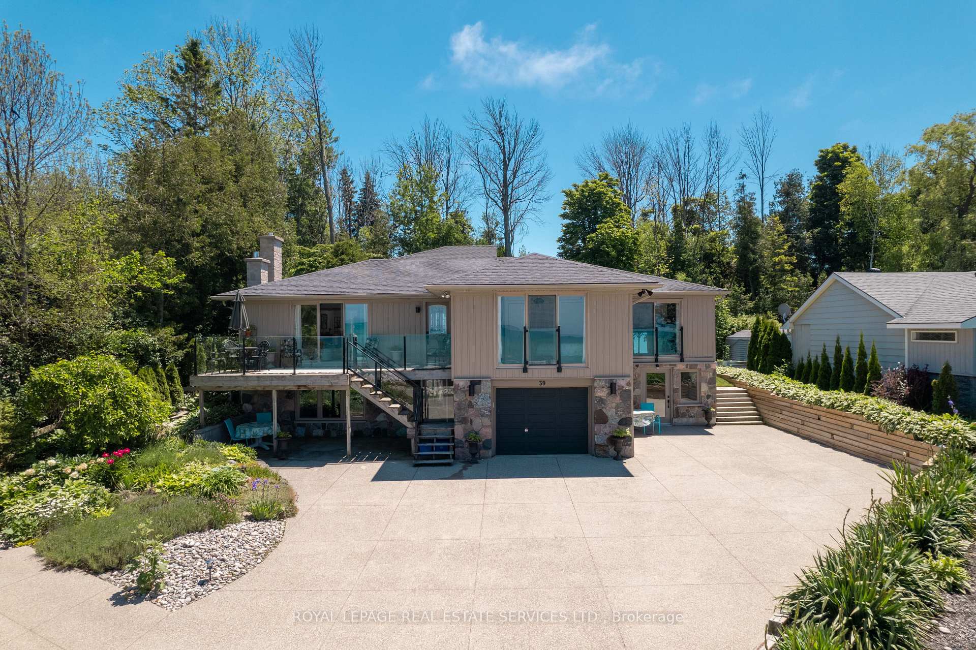 Photo 2 of 39 Goderich Street, Kincardine — HOMEH