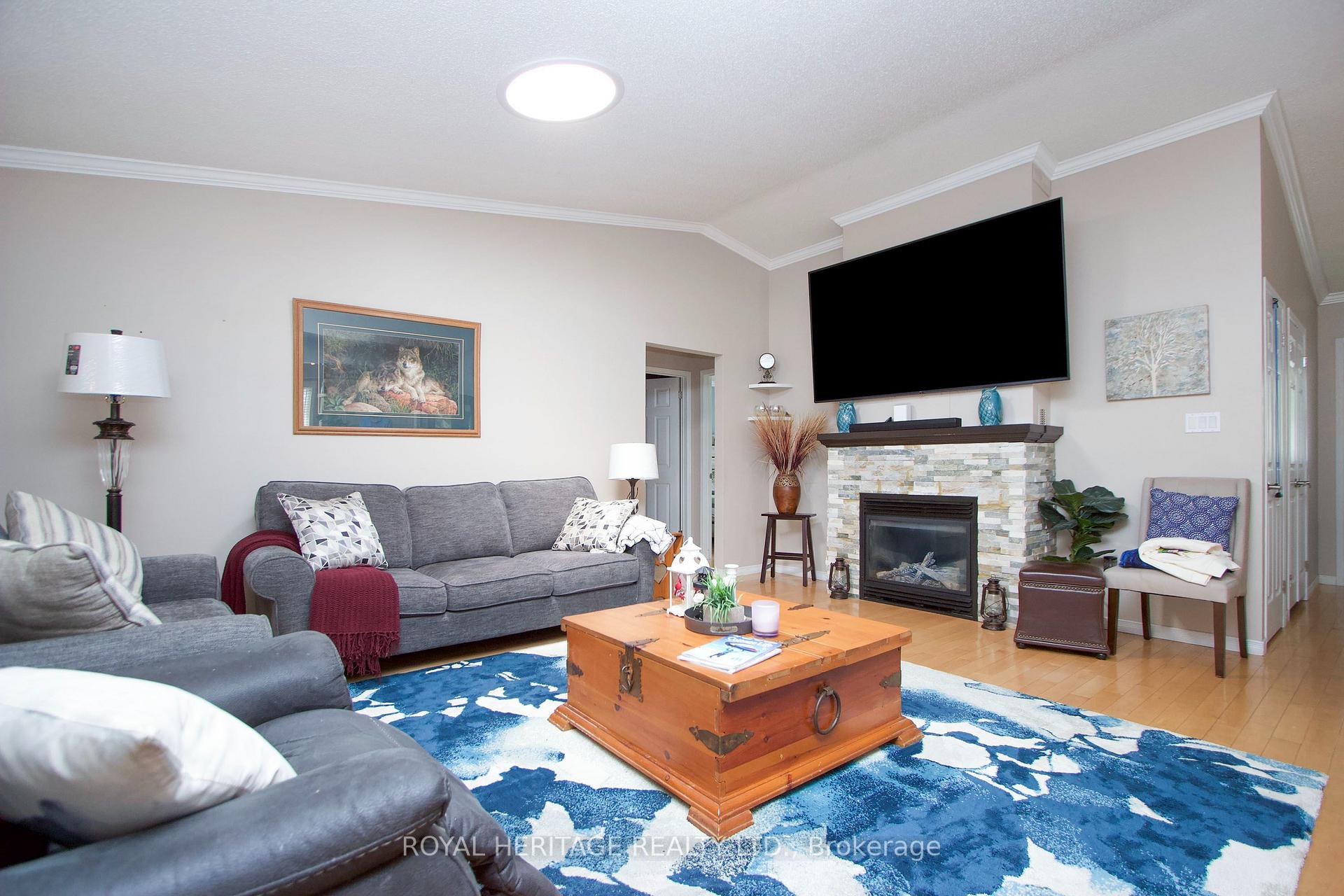 Photo 5 of 203 Wilmot Trail, Clarington, Newcastle — HOMEH