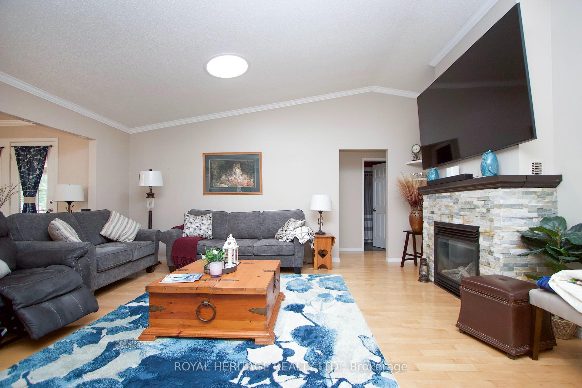 Photo 7 of 203 Wilmot Trail, Clarington, Newcastle — HOMEH