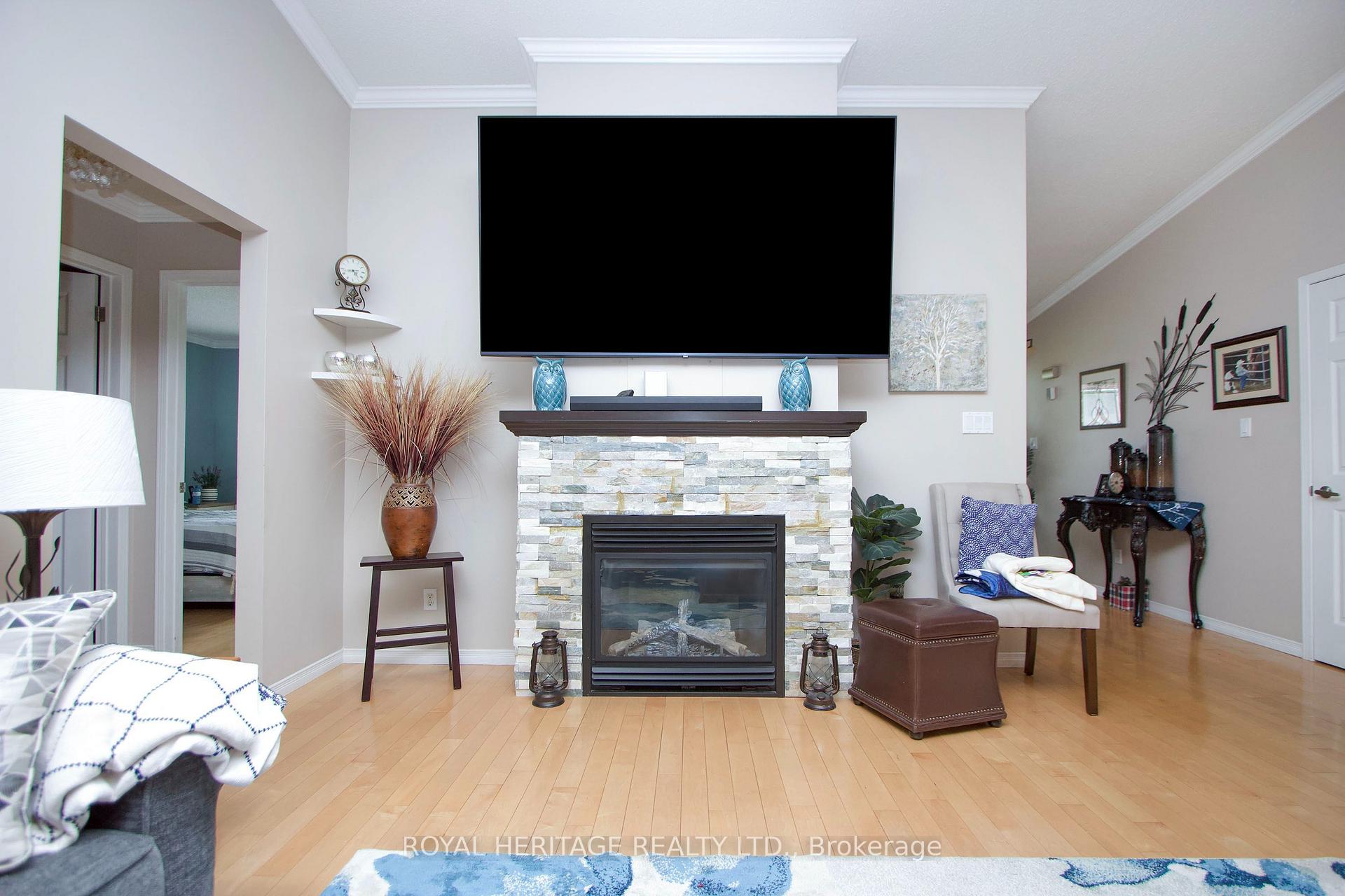 Photo 8 of 203 Wilmot Trail, Clarington, Newcastle — HOMEH