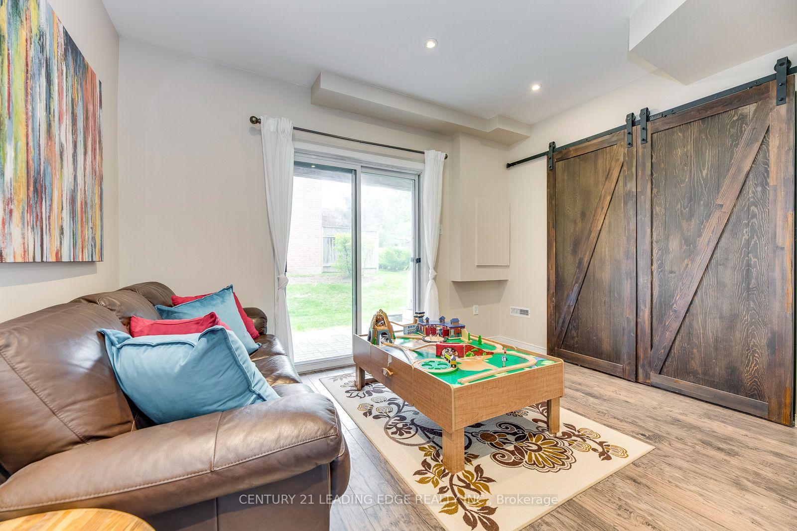 Photo 4 of Unit 124, 2945 Thomas Street, Mississauga, Central Erin Mills — HOMEH