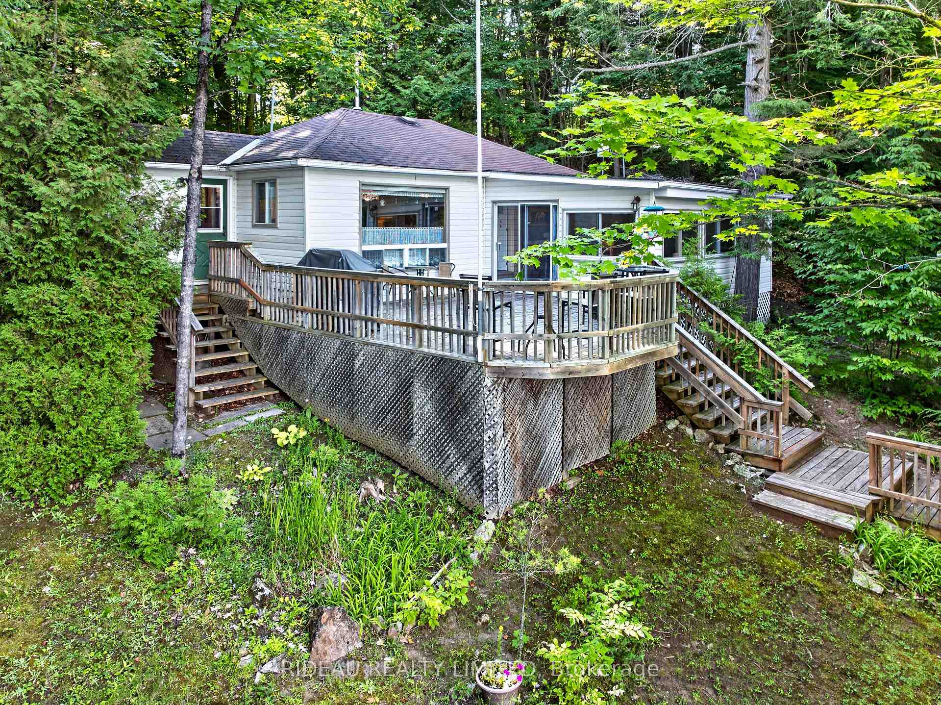 Photo 4 of 1293 R12B Road, Rideau Lakes, Rideau Lakes (South Burgess) Twp — HOMEH