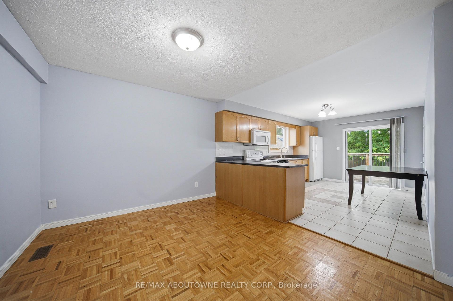 Photo 7 of Unit Upper, 146 Bankside Drive N, Kitchener, Highland West — HOMEH