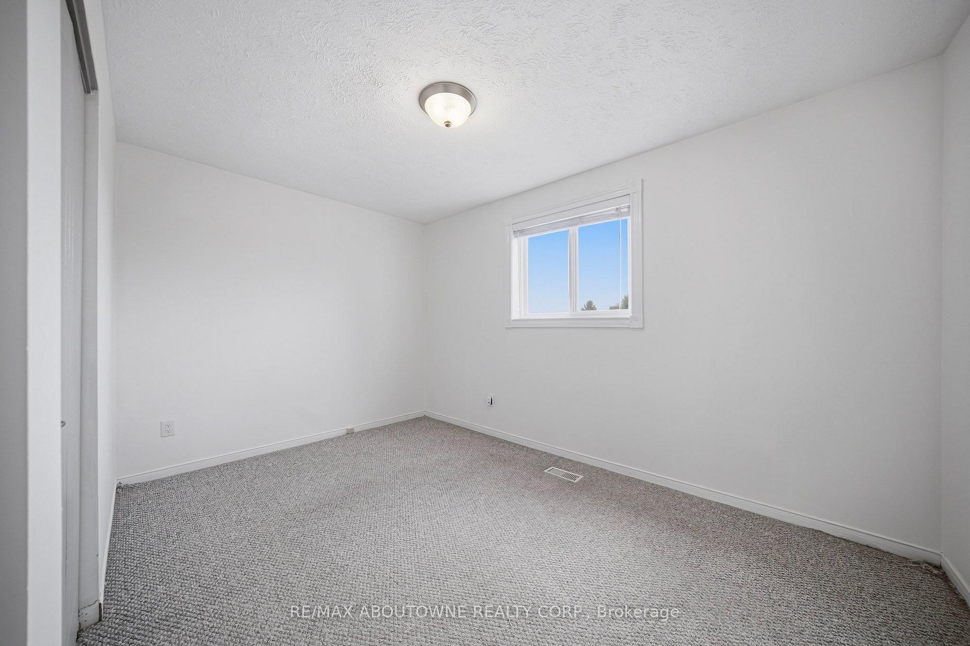Photo 13 of Unit Upper, 146 Bankside Drive N, Kitchener, Highland West — HOMEH