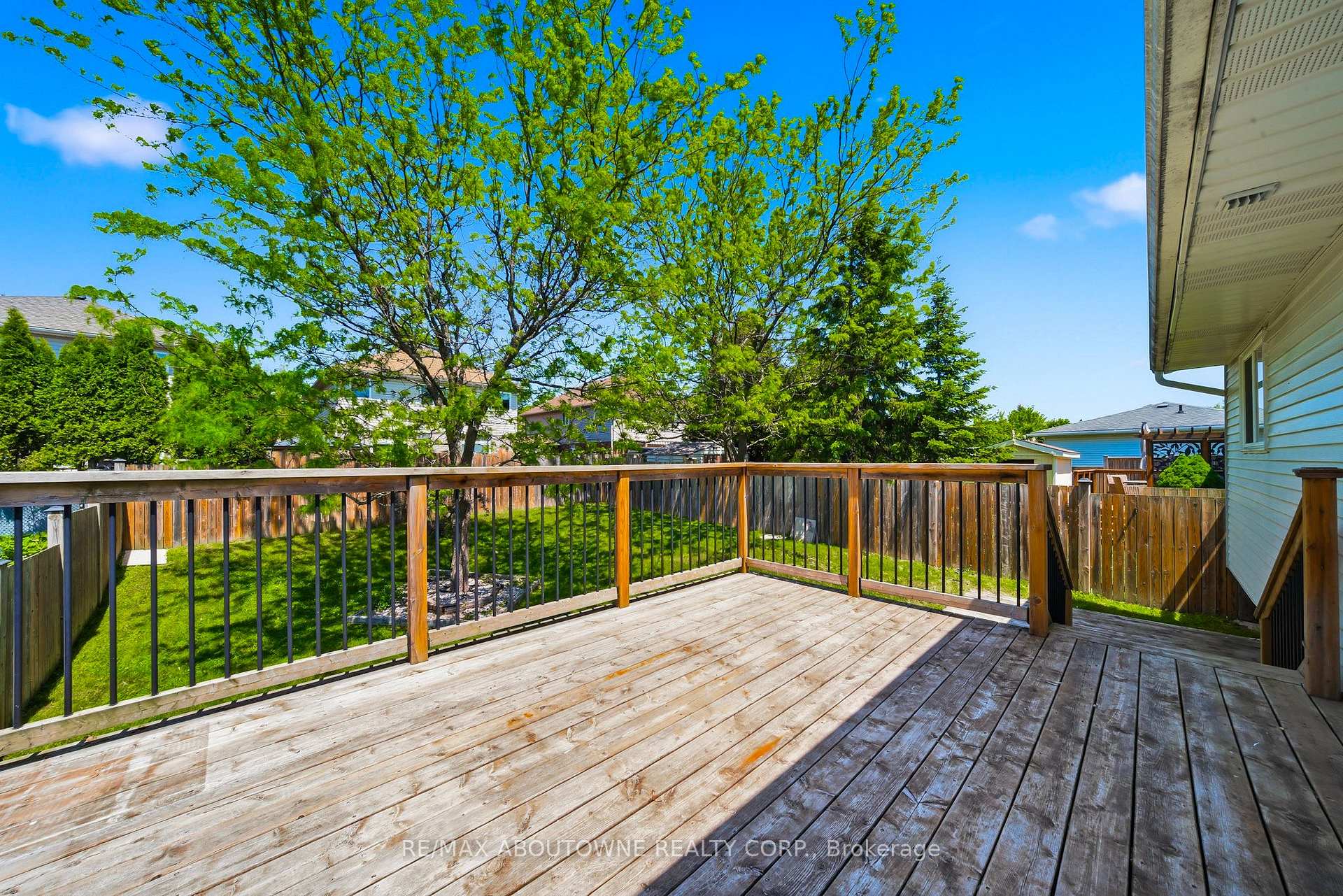Photo 25 of Unit Upper, 146 Bankside Drive N, Kitchener, Highland West — HOMEH