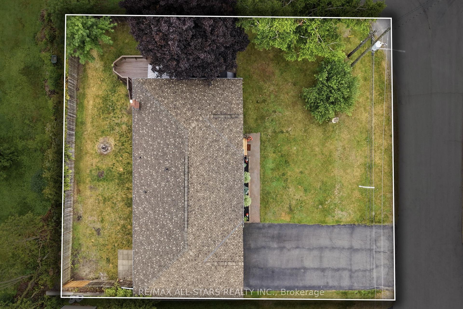 Photo 4 of 463 Riverdale Road, Brock, Beaverton — HOMEH