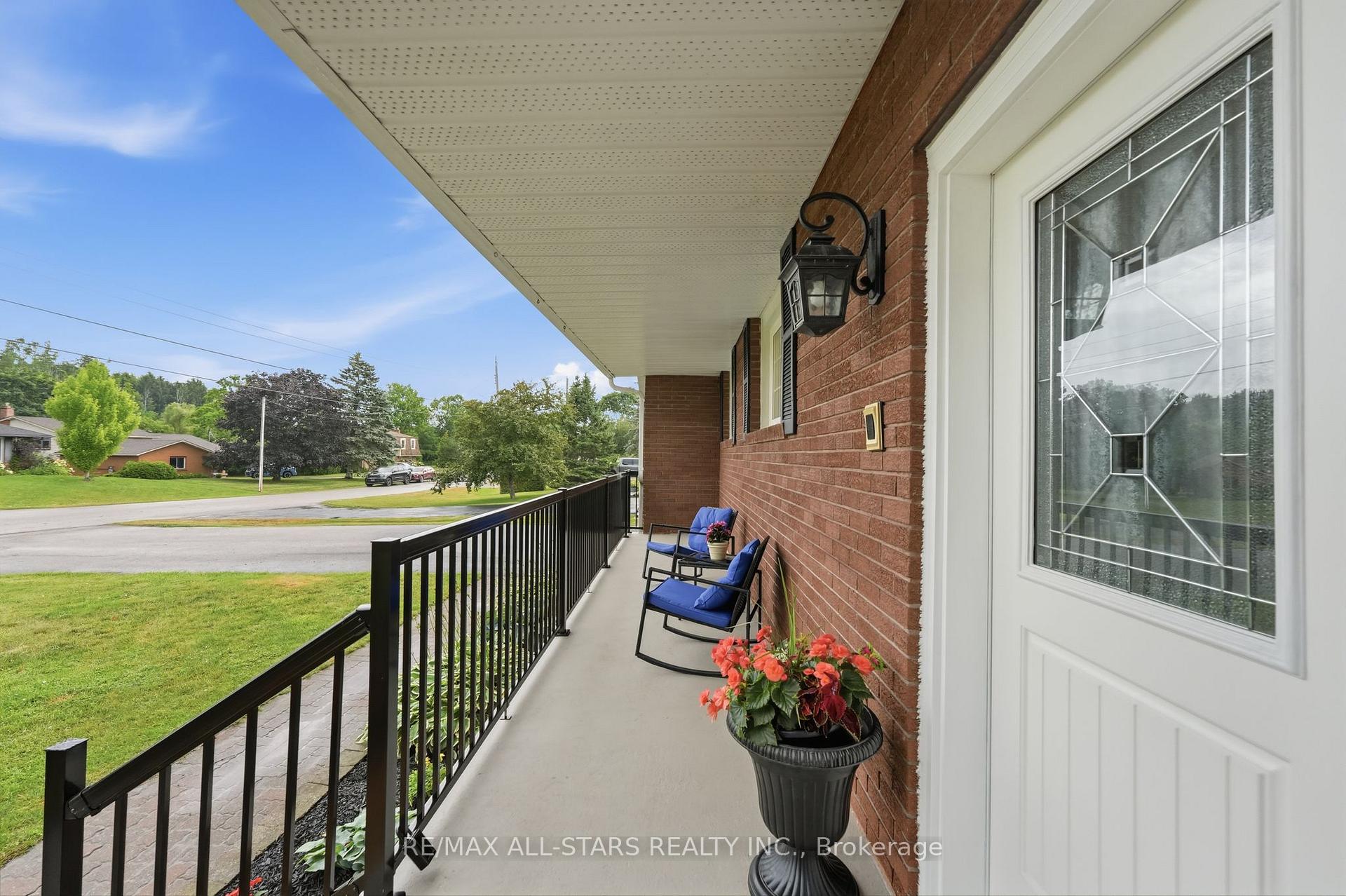 Photo 6 of 463 Riverdale Road, Brock, Beaverton — HOMEH