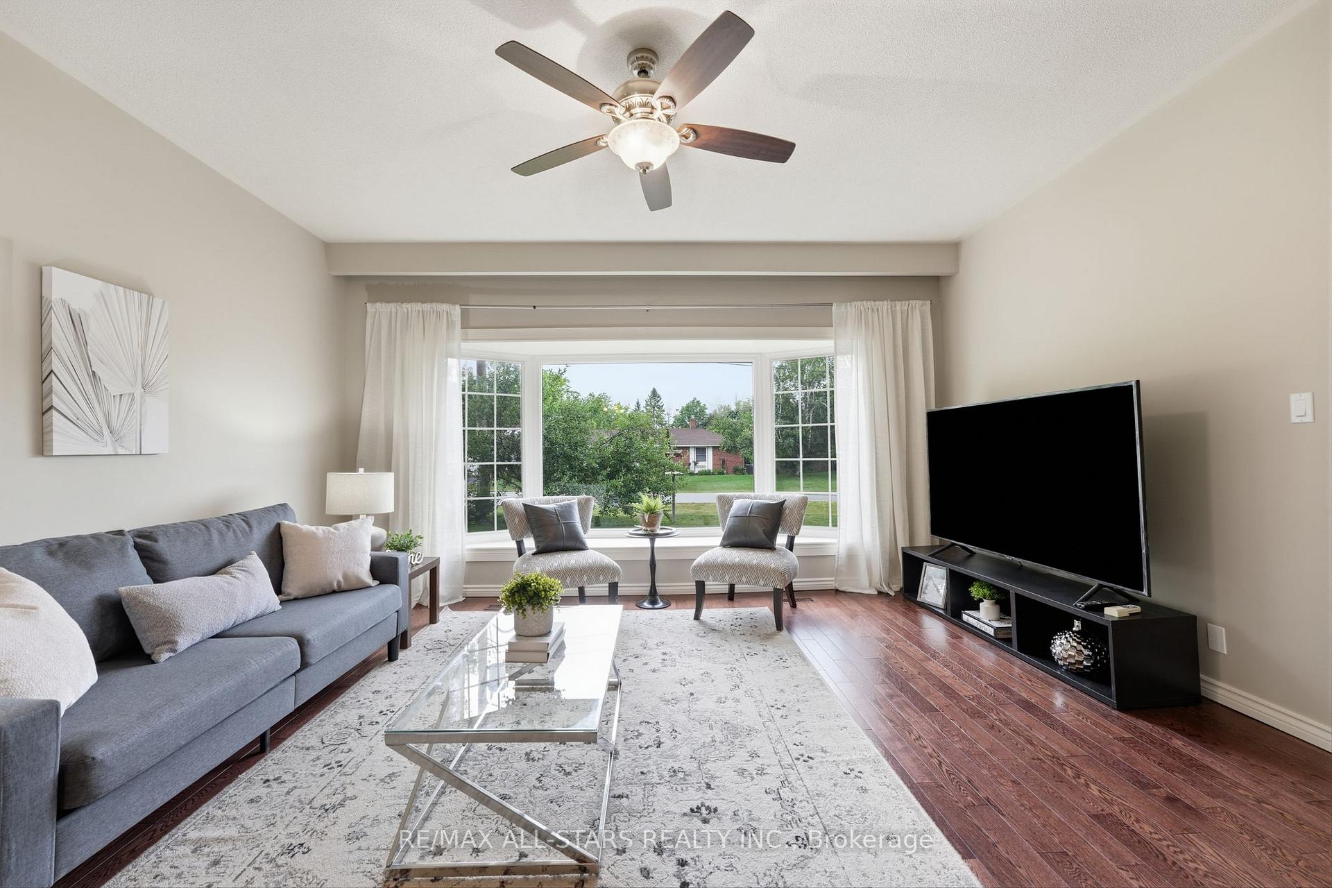Photo 12 of 463 Riverdale Road, Brock, Beaverton — HOMEH