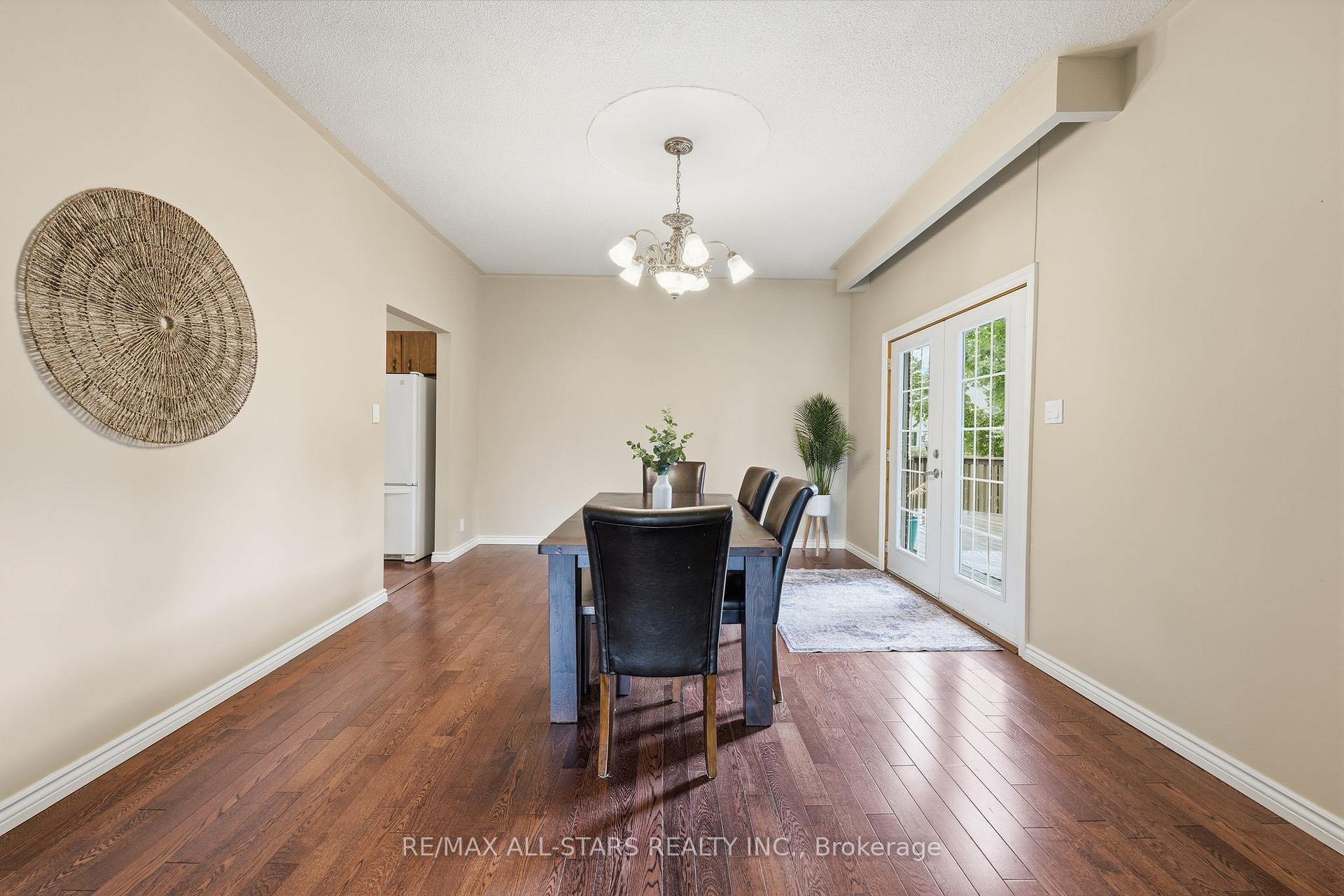 Photo 14 of 463 Riverdale Road, Brock, Beaverton — HOMEH