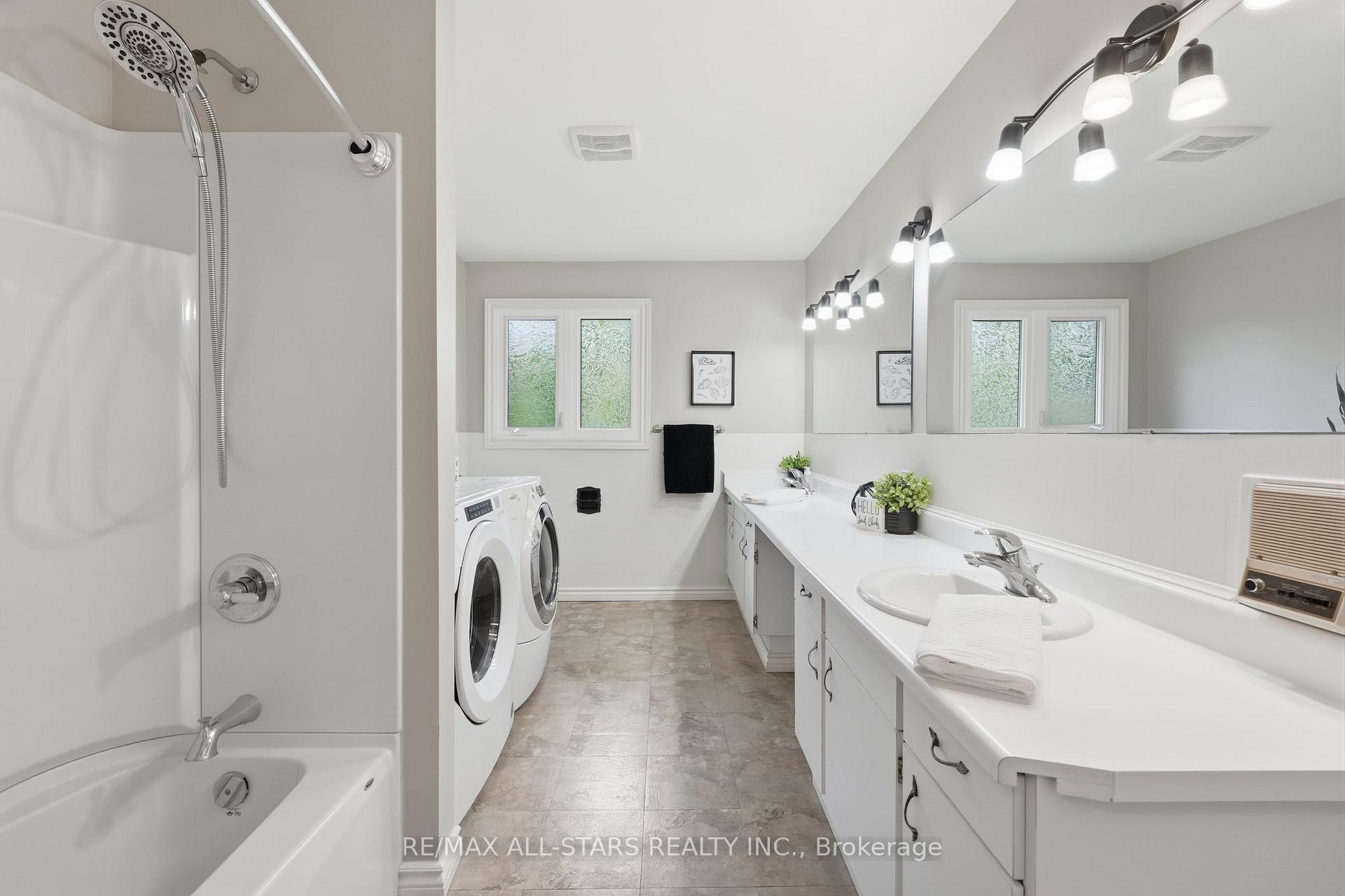Photo 17 of 463 Riverdale Road, Brock, Beaverton — HOMEH