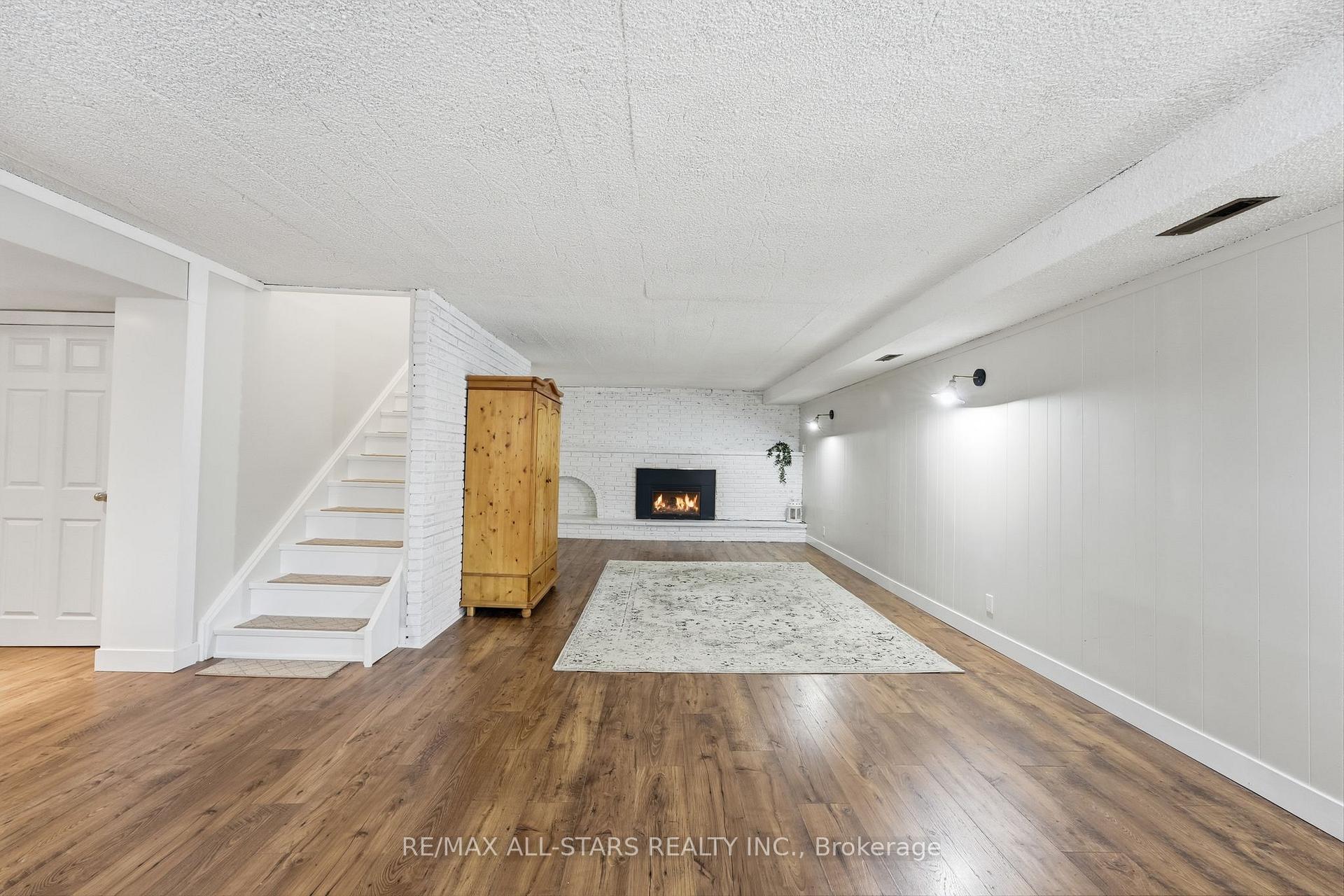 Photo 26 of 463 Riverdale Road, Brock, Beaverton — HOMEH